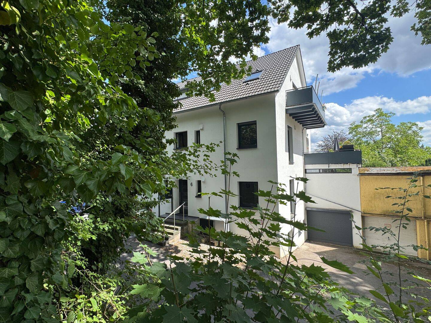 Modernes Wohnen im sanierten Altbau – hell, stilvoll und mit traumhafter Aussicht in einer der beliebtesten Wohnlagen Tübingens, 72076 Tübingen