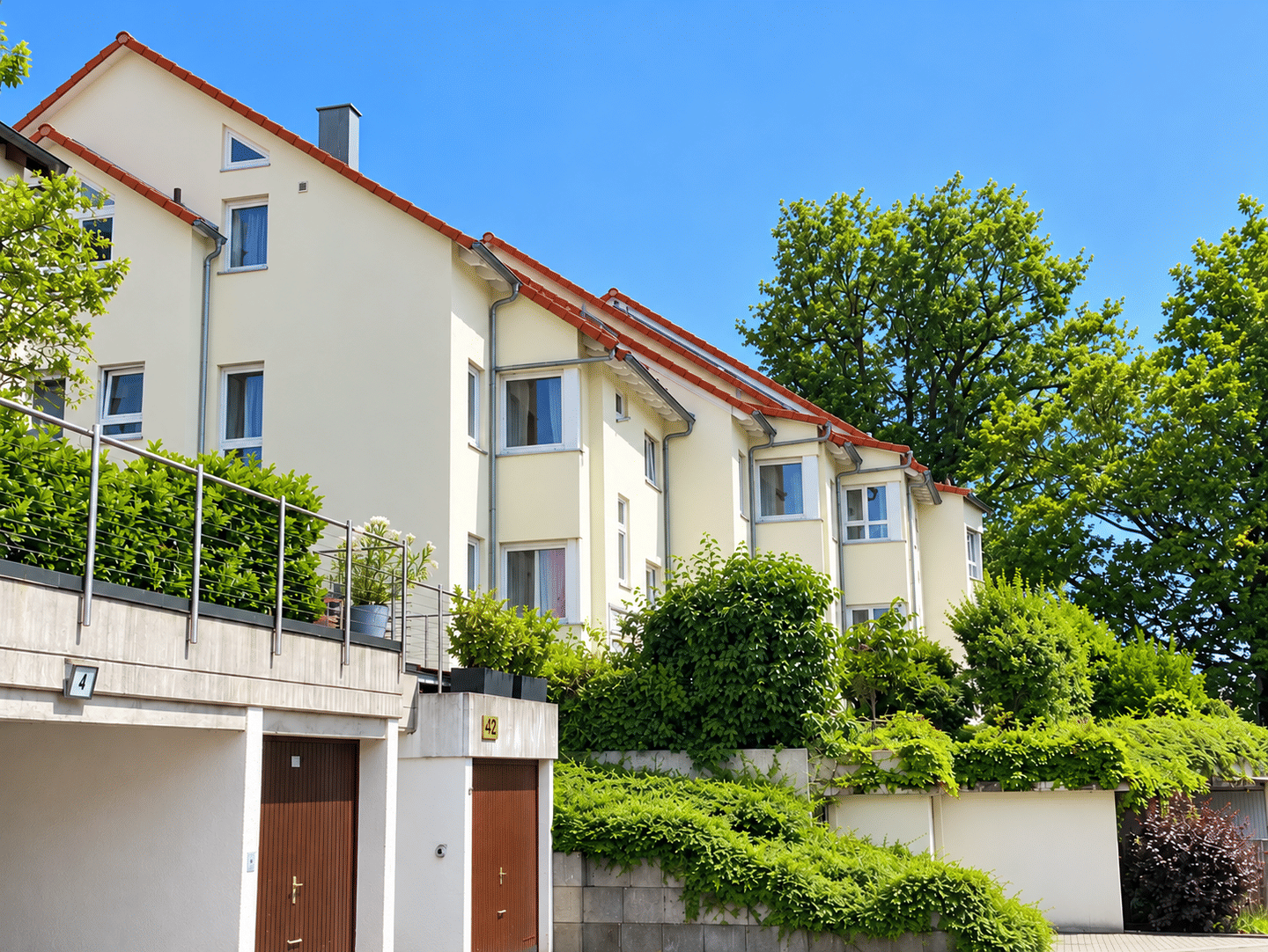 Schicke, helle 3 1/2 Zimmerwohnung mit großem Balkon in ruhiger Halbhöhenlage, 70771 Leinfelden-Echterdingen