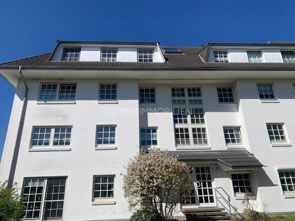 Tolle 3-Zimmerwohnung im 1. OG mit West-Balkon und Vollbad im „Weißen Viertel“, 18147 Rostock