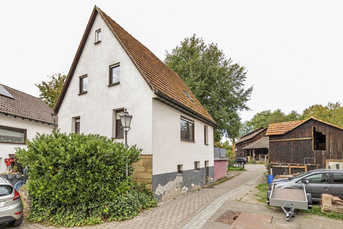 Viel Raum für neue Ideen – historisches Einfamilienhaus mit Potenzial in Knittlingen, 75438 Knittlingen