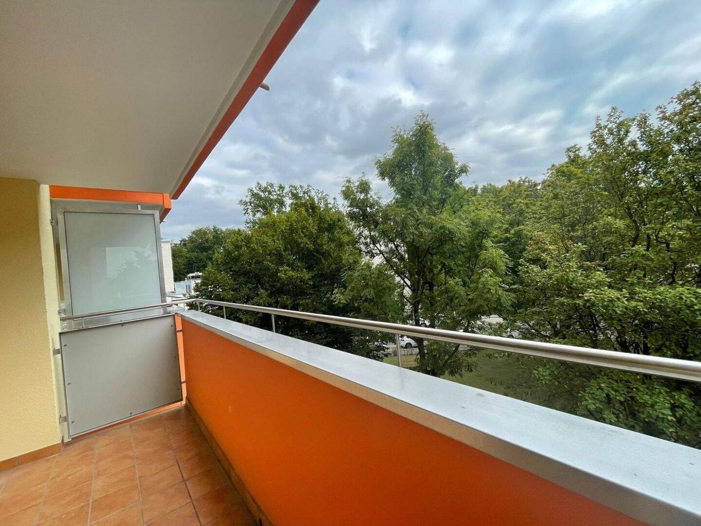 Helle 2-Zimmer-Wohnung mit Balkon, 90449 Nürnberg (Gebersdorf Neuröthenbach Röthenbach bei Schweinau)
