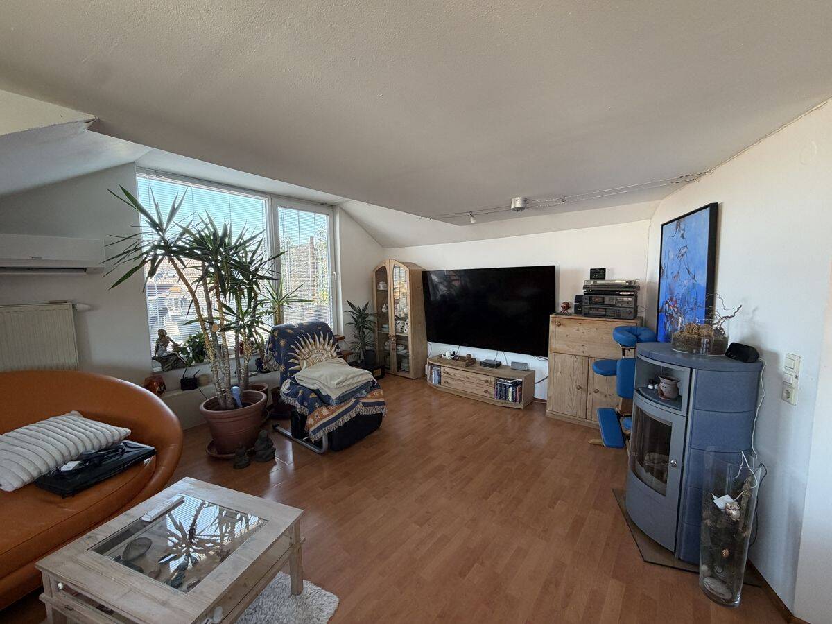 Wohnen mit Blick auf das Brenzer Schloss – Großzügige 4-Zimmer Wohnung mit Dachterrasse in Sontheim, 89567 Sontheim an der Brenz