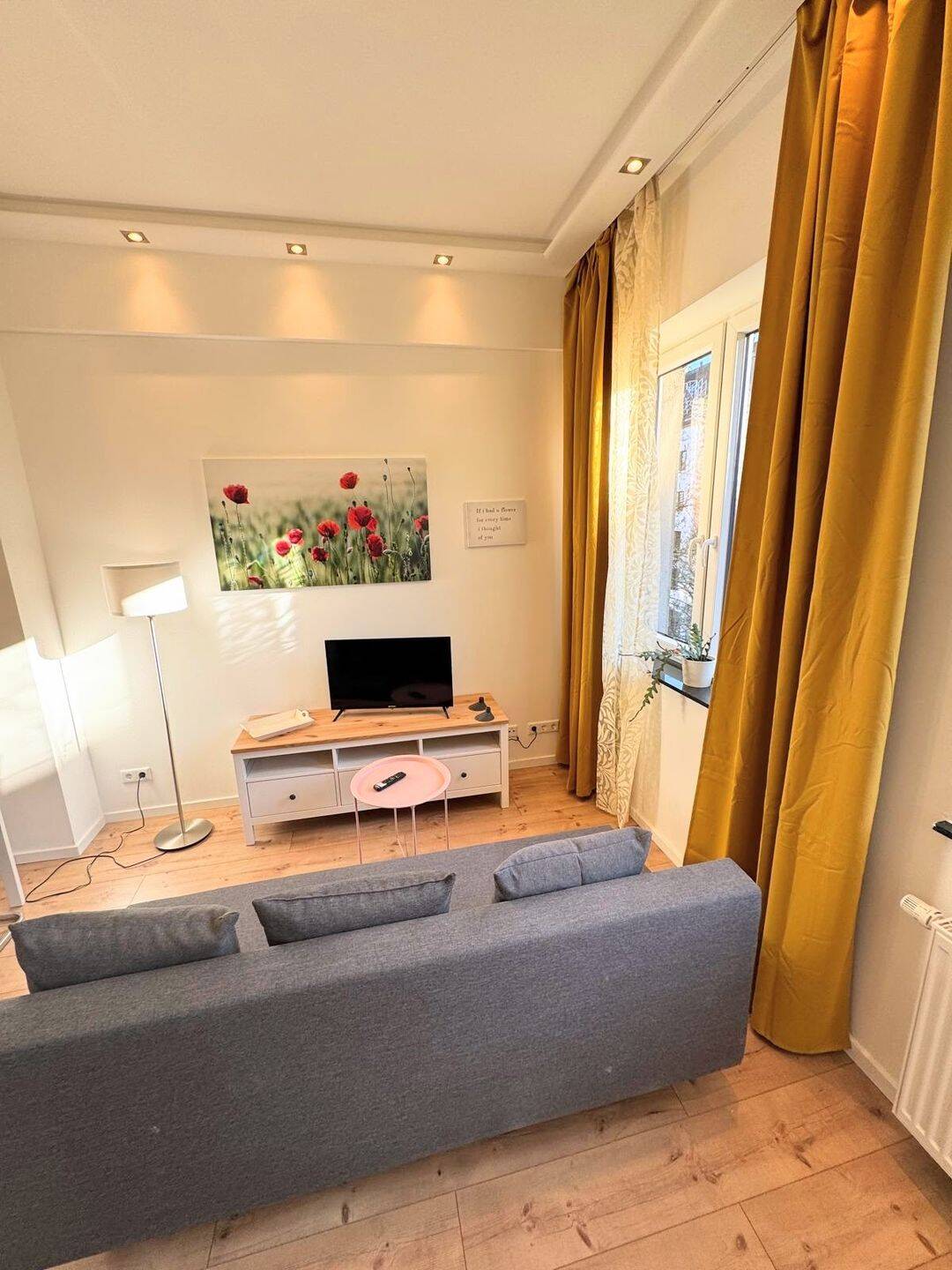Sanierte 2-Zimmer-Wohnung am Fürstenwall, 40215 Düsseldorf (Friedrichstadt)