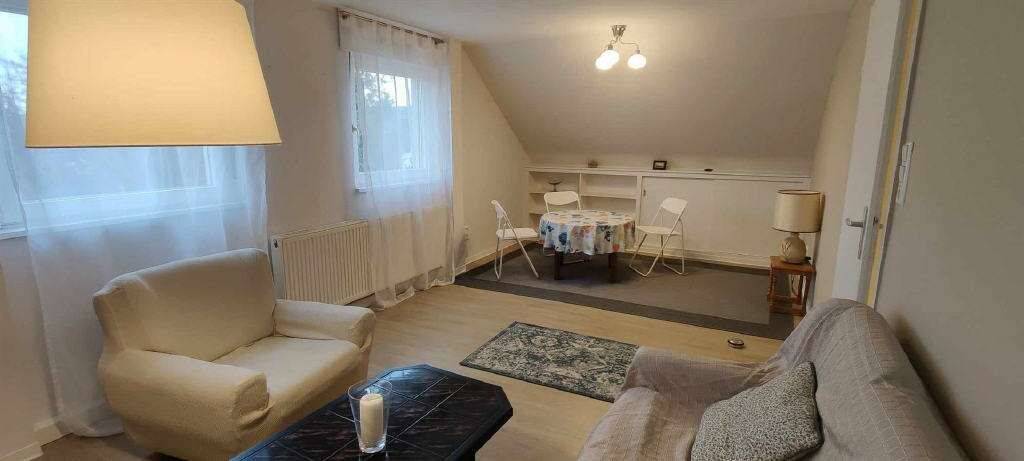 IMA-Immobilien bietet eine gemütliche 2 Zimmer DG Wohnung in Neuried-Müllen, 77743 Neuried