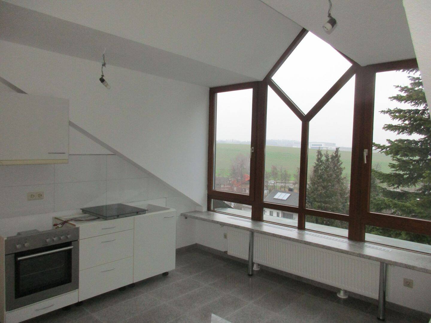 Schöne 3-Zimmer-Dachgeschosswohnung mit großer Dachterrasse und Garten, 74889 Sinsheim
