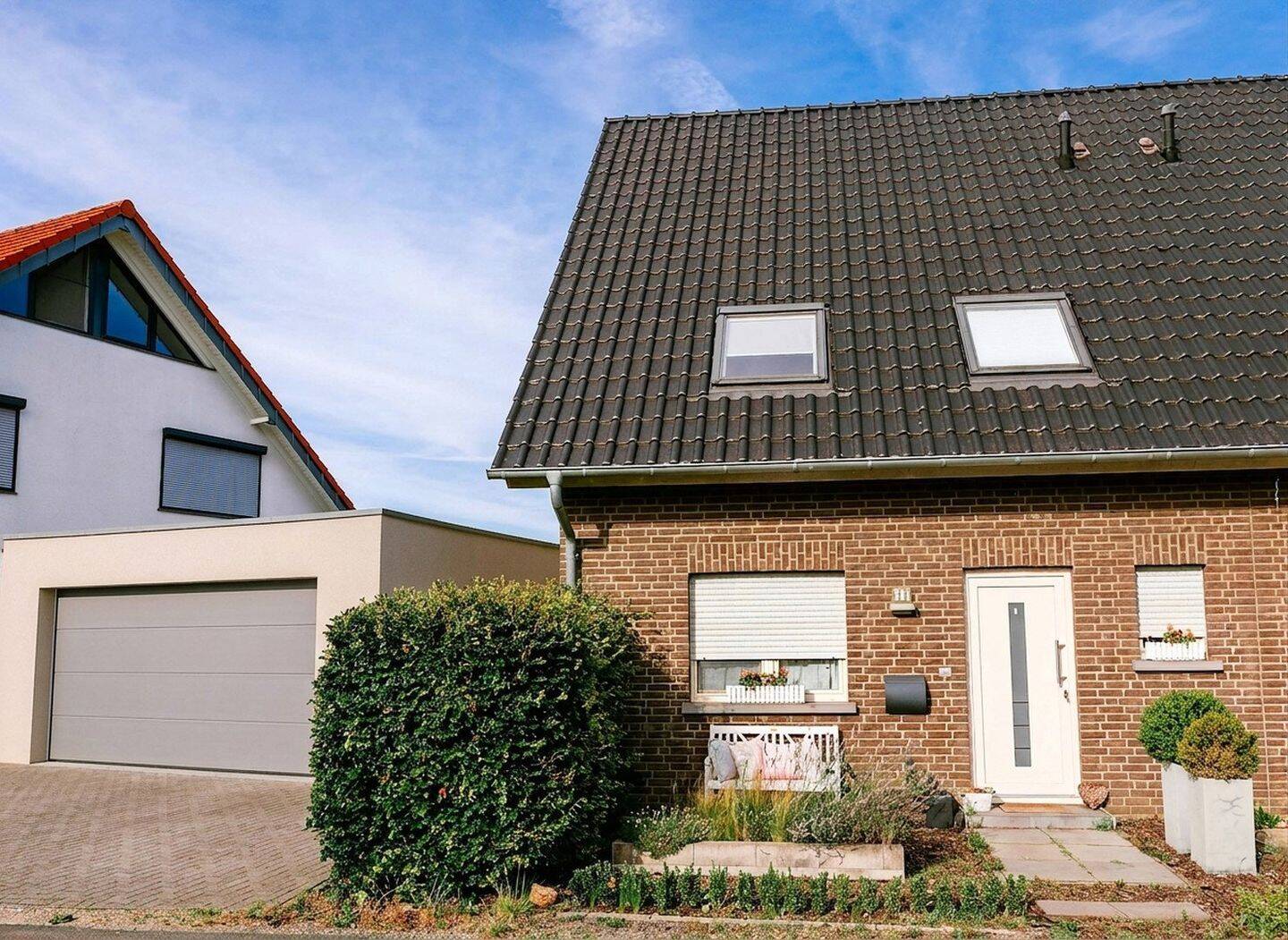Provisionsfrei! Individuelle Split-Level DHH, mit Doppelgarage und Weitblick!, 47559 Kranenburg