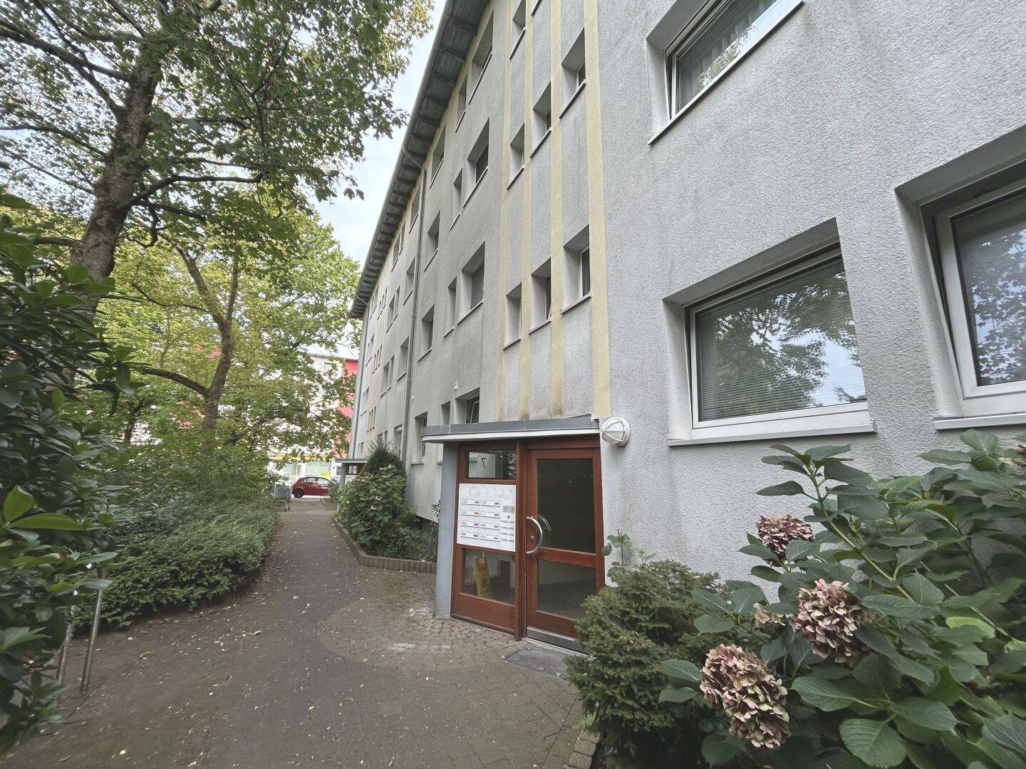 Bremerhaven-Mitte: Charmante 2,5-Zimmer-Wohnung in einem gepflegten Mehrfamilienhaus, 27568 Bremerhaven (Lehe Mitte Überseehafen)