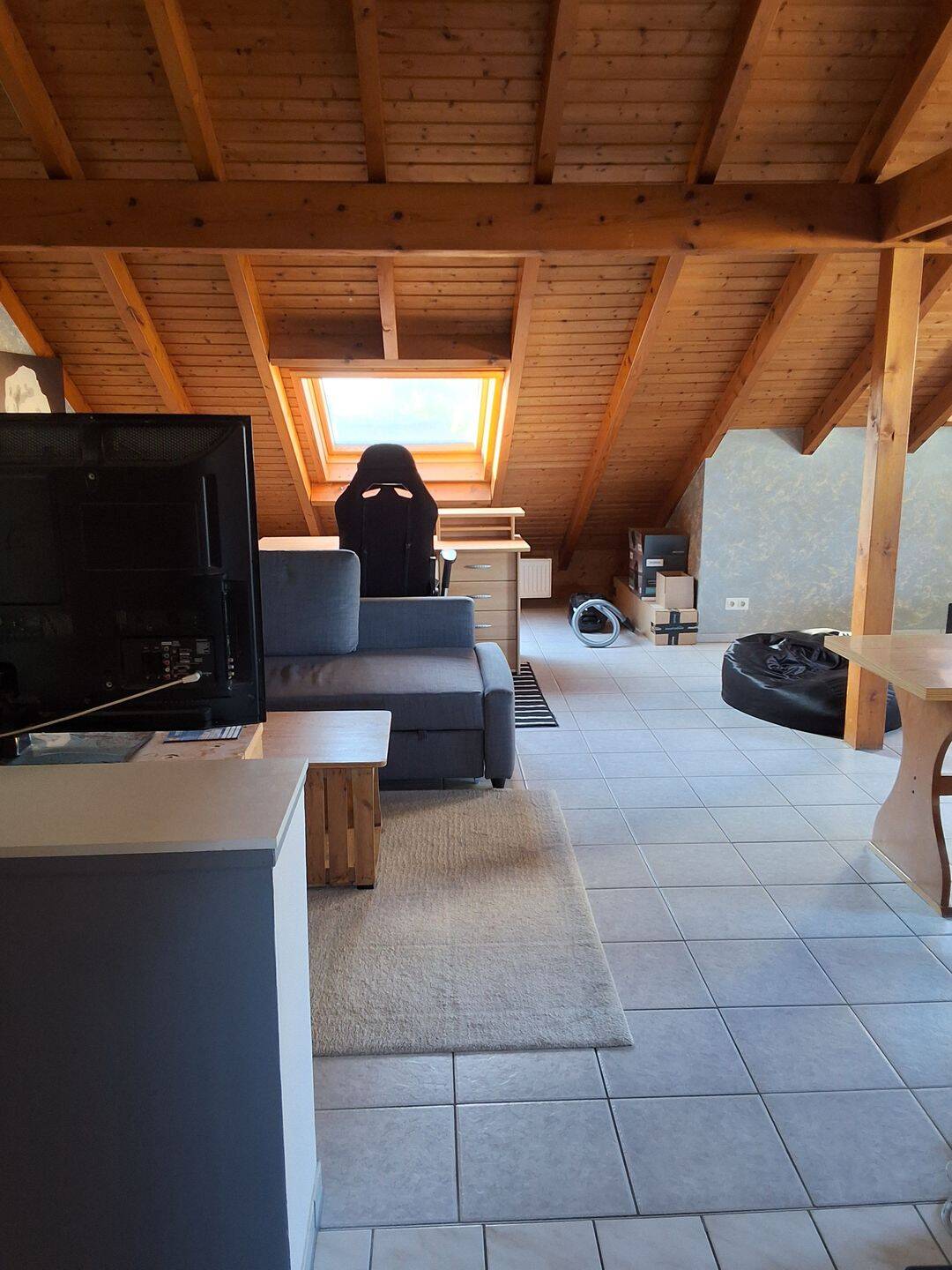 Schöne, helle Dachgeschoss Wohnung für Studierende, 55411 Bingen am Rhein