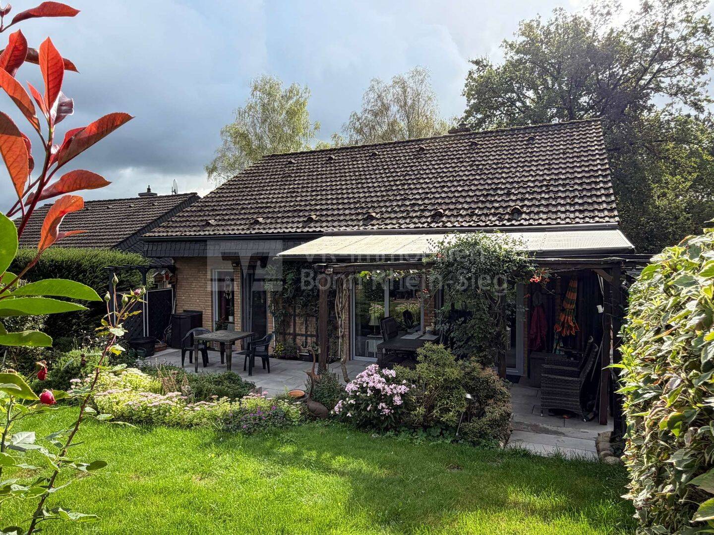 Familienparadies – freistehend, teilsaniertes Haus in toller Wohnlage von Much, 53804 Much