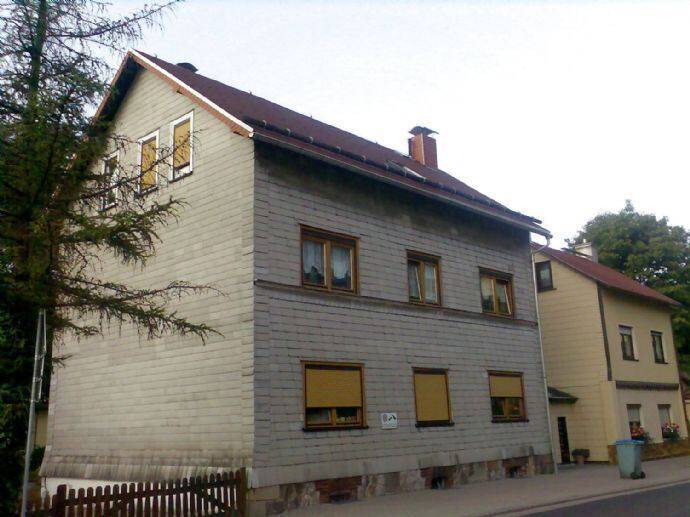 Gemütliche 2-Raum Wohnung mit Bushaltestelle vor der Haustür, 98693 Ilmenau