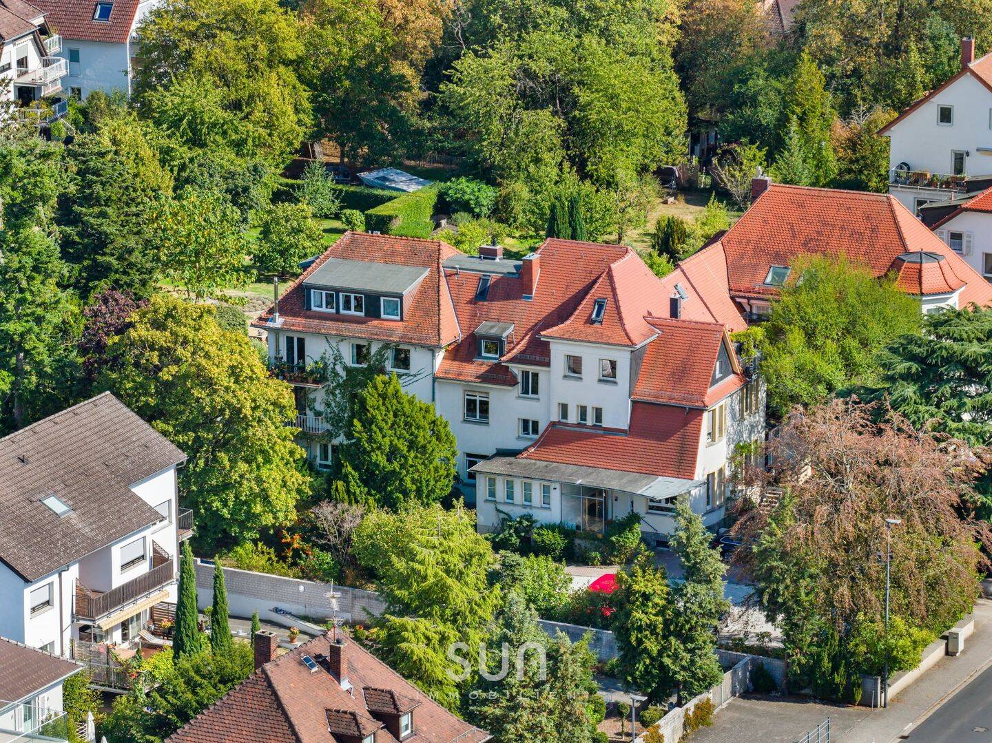 ALTBAUCHARME TRIFFT GROSSZÜGIGKEIT – 163 m² mit weitläufigen Gartenflächen & Gäste-Appartement, 61440 Oberursel (Taunus)