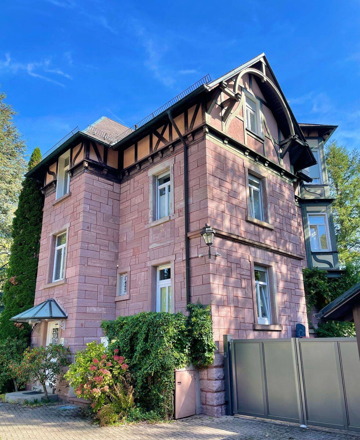Stilvolle Altbauwohnung in historischer Villa – ruhig gelegen, möbliert, Balkon & Kamin, 76534 Baden-Baden