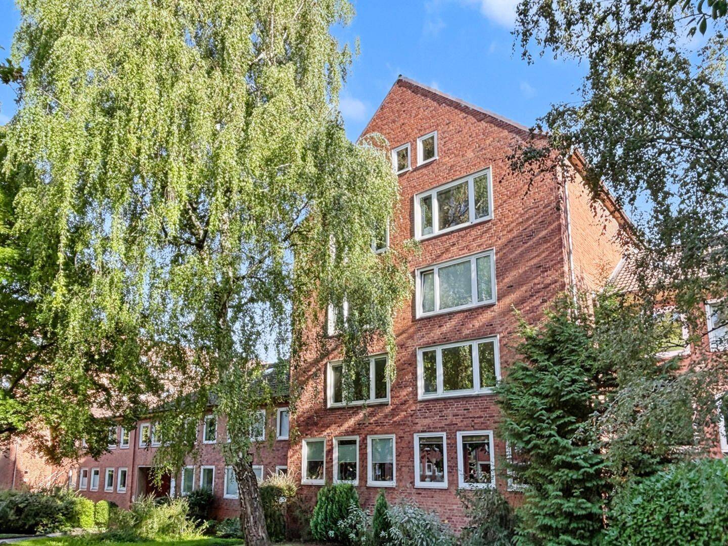 Raumliebhaber und Studenteneltern aufgepasst: Großzügige 2-Zimmer-Wohnung mitten im Herzen von Kiel, 24103 Kiel (Altstadt Damperhof Exerzierplatz Vorstadt)