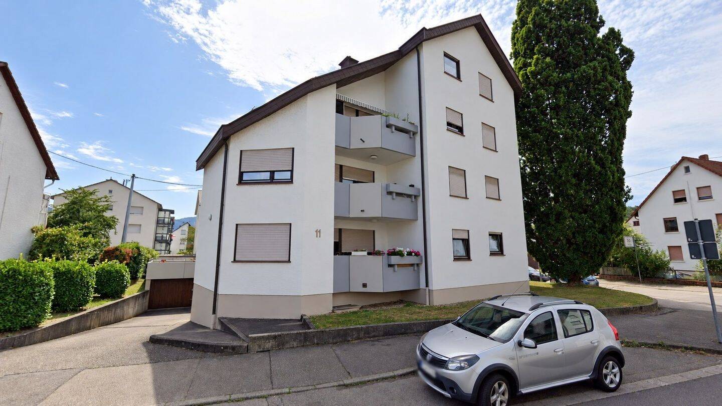 Einziehen und wohlfühlen – möblierte 2 Zimmer mit Balkon, 76571 Gaggenau