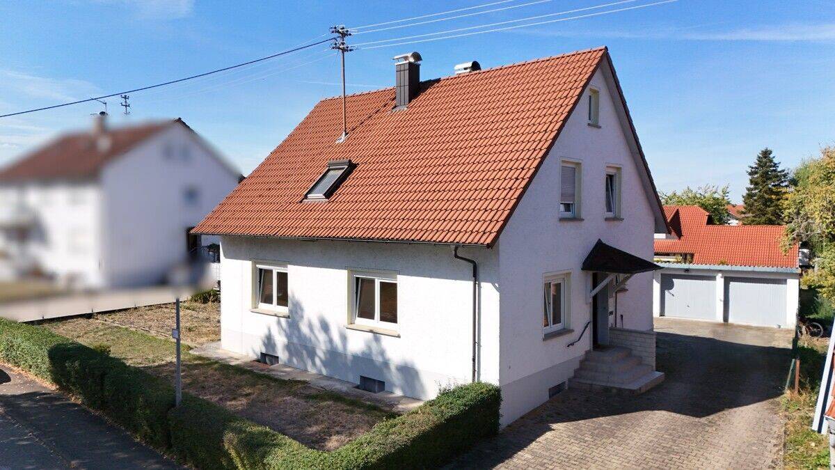 Einfamilienhaus mit großem Grundstück und Potenzial!, 78661 Dietingen