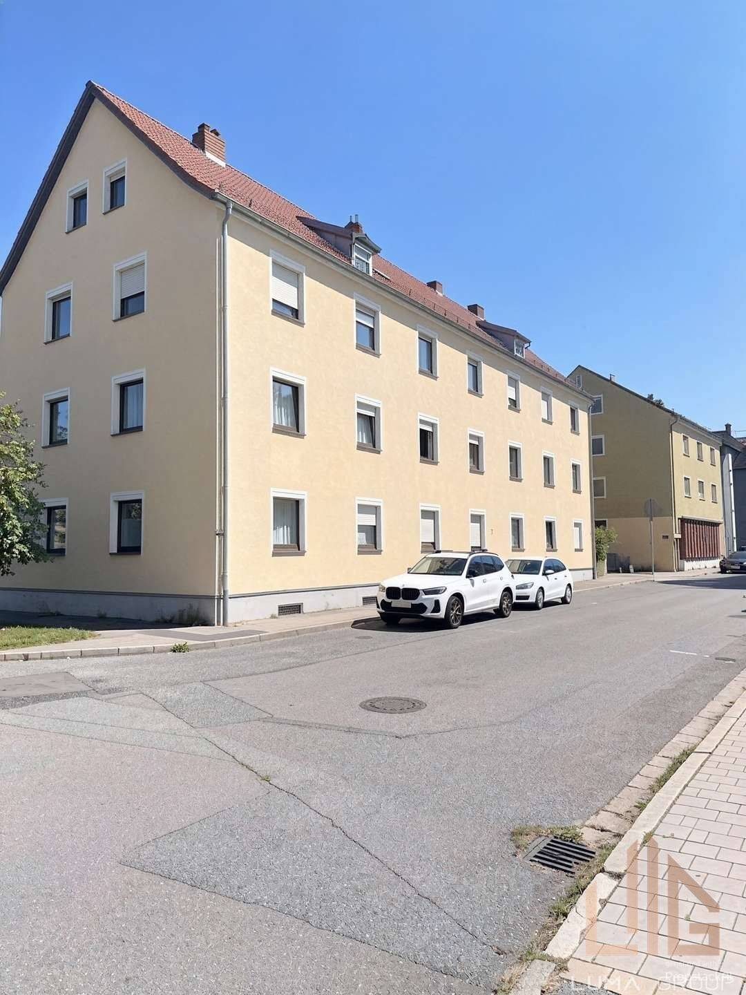 Viel Platz und viel Potenzial: 4-Zimmer-Wohnung mit Carport in Weiden, 92637 Weiden i.d. OPf. (Weiden)