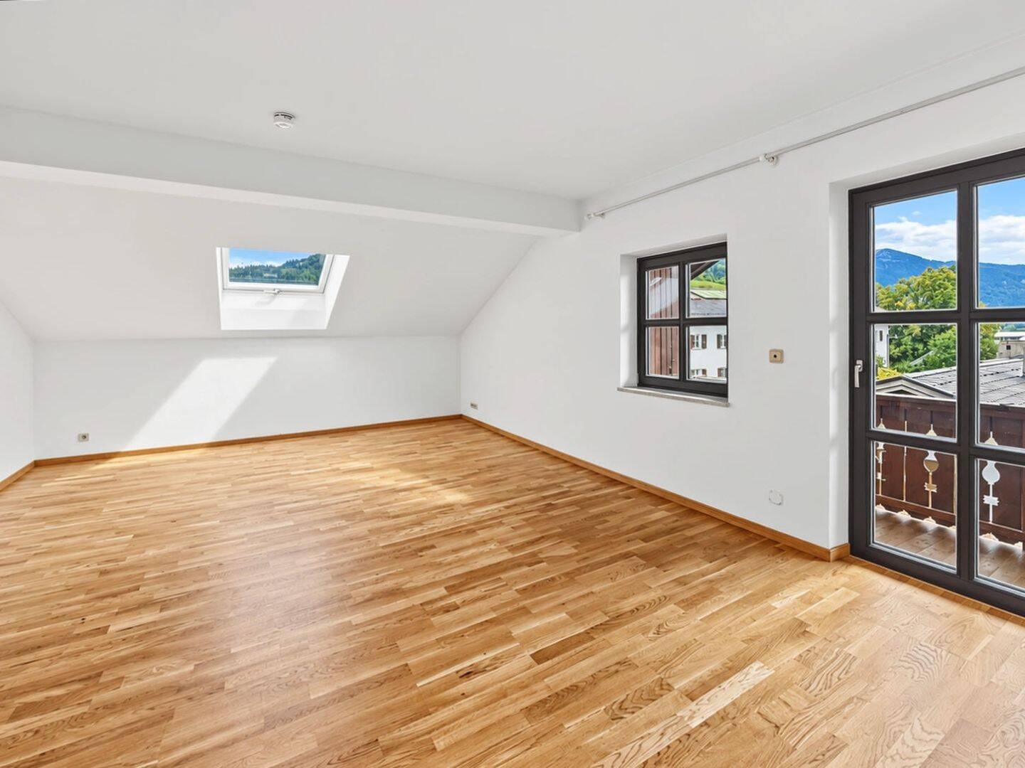 Tegernsee – Helle 3-Zimmer-Wohnung mit sehr guter Anbindung und traumhaftem Ausblick, 83684 Tegernsee