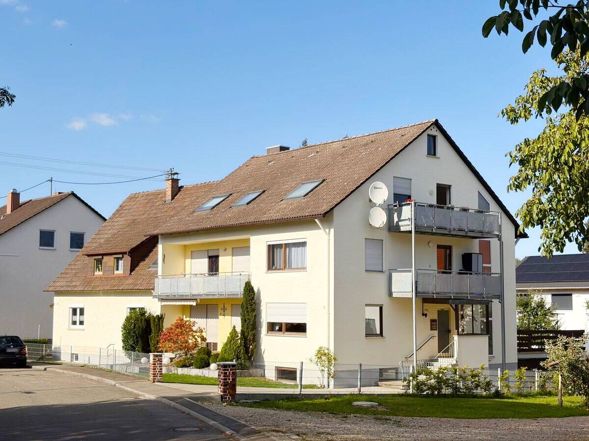 Zwei Mehrfamilienhäuser mit sofort beziehbarer 4-Zimmer Wohnung im EG in Neu-Ulm/Jedelhausen, 89233 Neu-Ulm