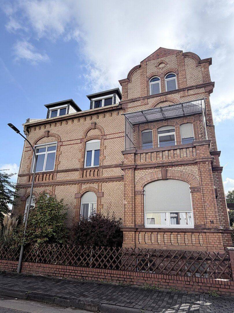 Großzügige Wohnung in stilvoller Altbauwohnung mit Balkon & Garten, 63450 Hanau (Hanau)