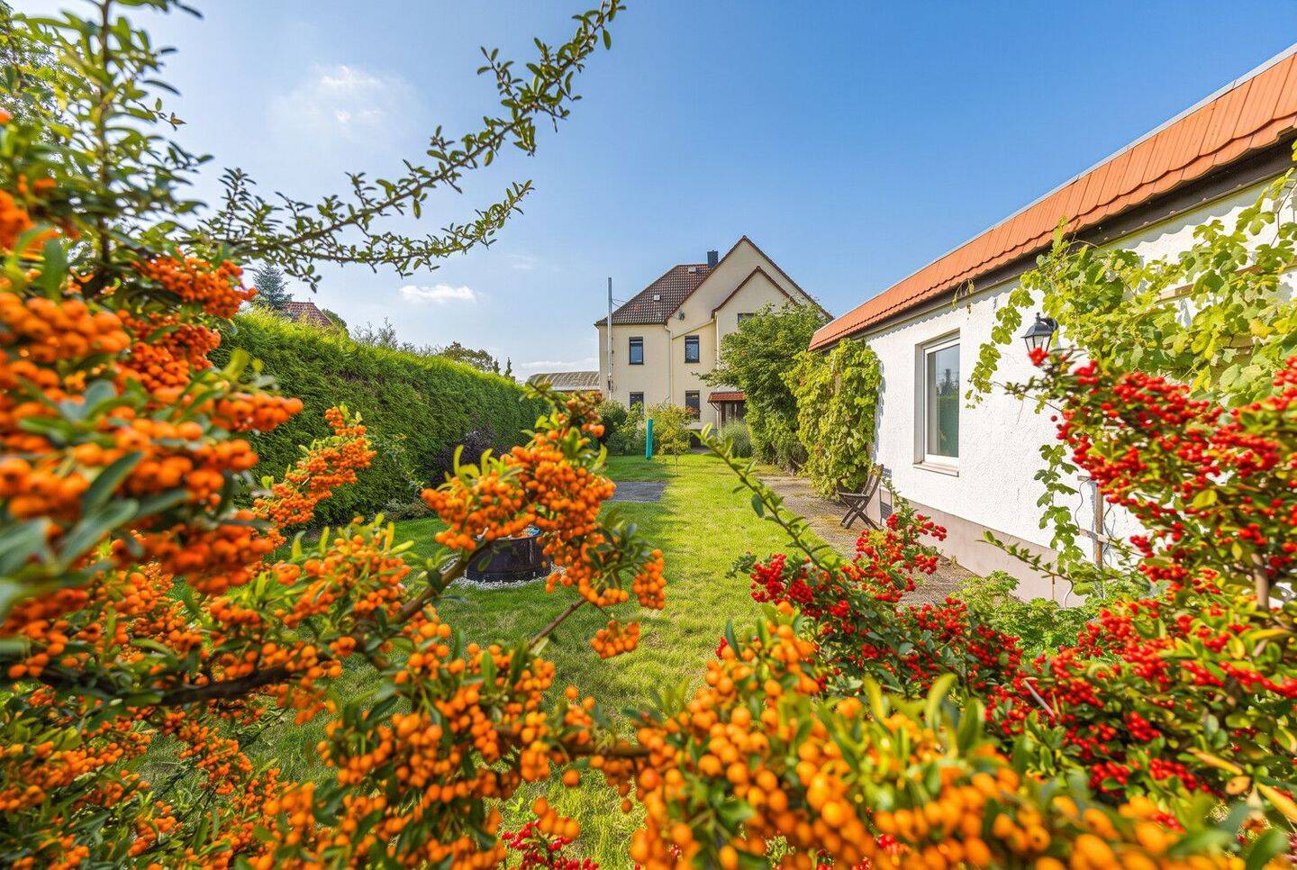 Großzügiges Familiendomizil mit Kamin, Pool & Nebengelass, 4420 Markranstädt