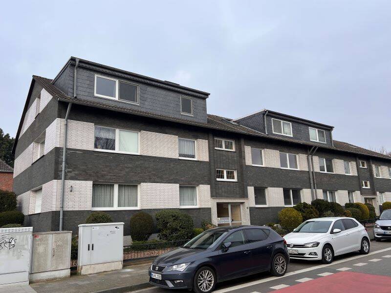 Großzügig geschnittene 3-Zimmer-Wohnung mit Balkon in ruhigem, gepflegten Mehrfamilienhaus, 47199 Duisburg (Baerl Hochheide)