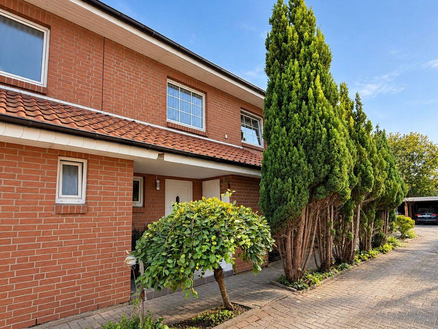 Großzügiges Zweifamilien-Reihenhaus im beliebten Schierholzgebiet, 27578 Bremerhaven (Lehe Leherheide)