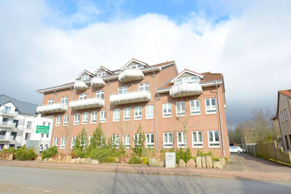 Geräumige 3-Zimmer-Obergeschosswohnung mit Balkon zu vermieten, 25746 Heide