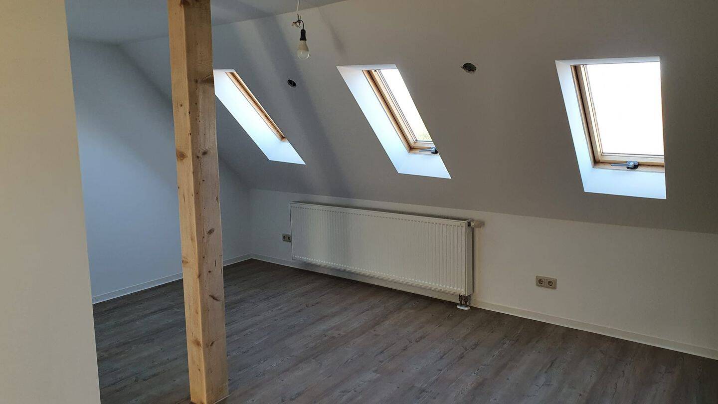 Idyllische, kleine Wohnung mit Einbauküche, Stellplatz und Gartennutzung, 98646 Hildburghausen