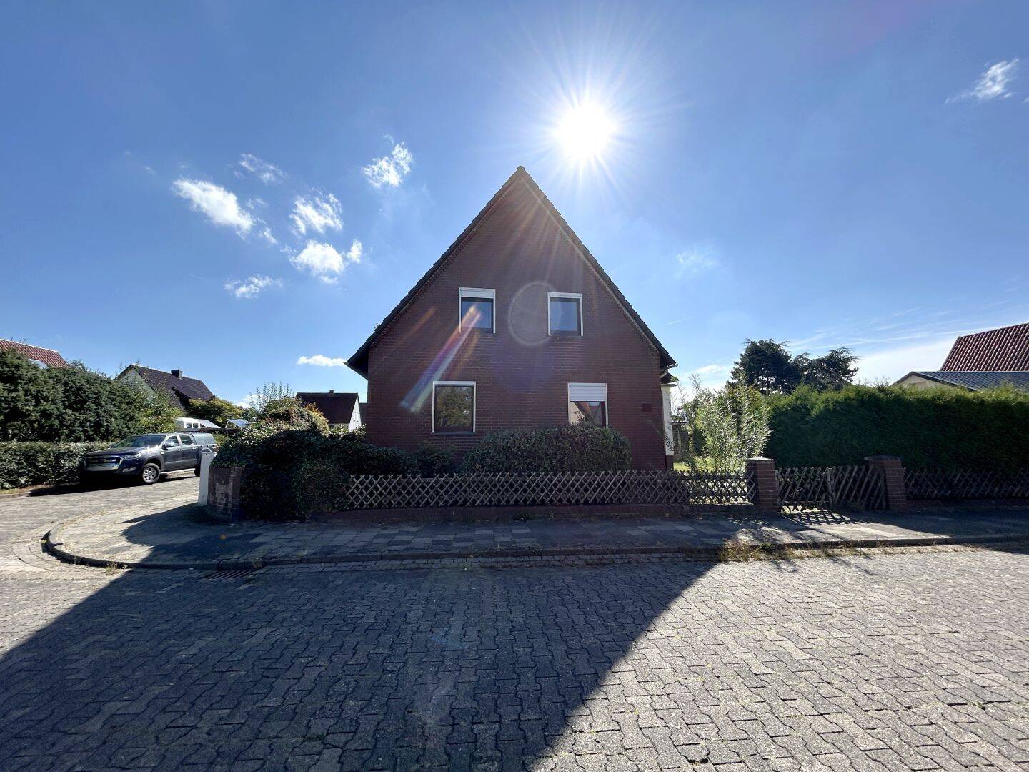 Freistehendes Einfamilienhaus in Nienburg – viel Platz, großer Garten und 5 Schlafzimmer, 31582 Nienburg (Weser)