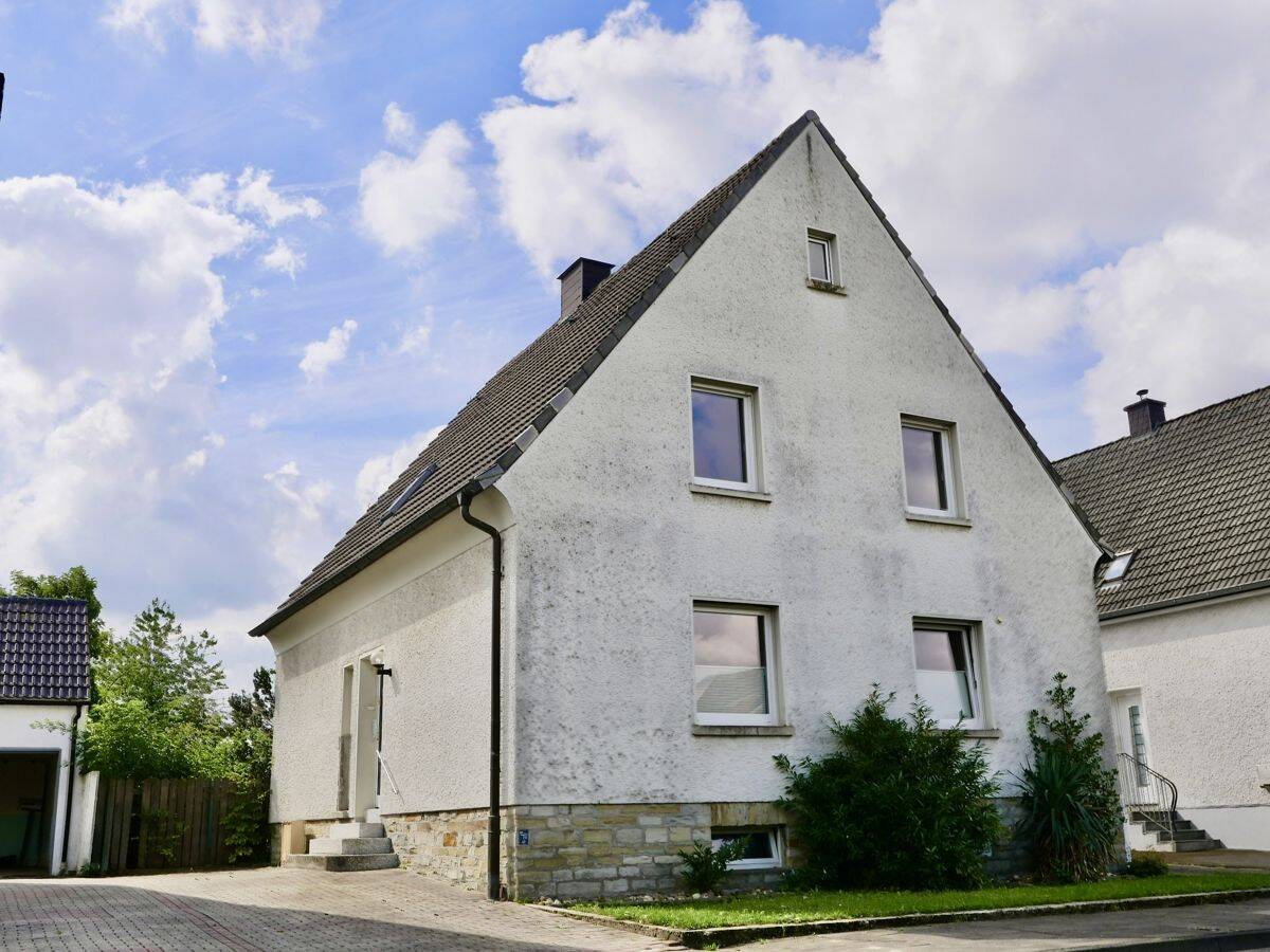Großzügiges Mietshaus mit riesigem Garten & 140 m² Wohnfläche im Beckumer Süden, 59269 Beckum