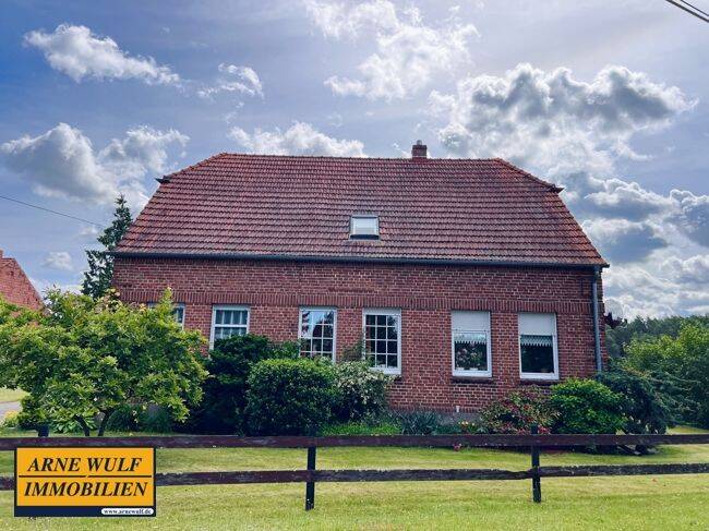 Resthof mit großem Grundstück in Hohenwoos (Vielank), 19303 Vielank