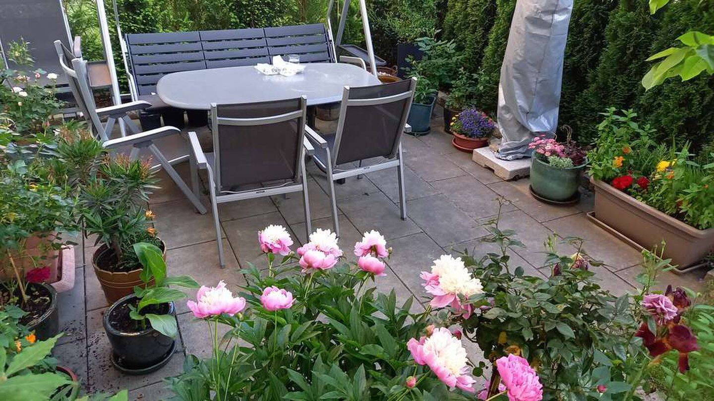 Eigener Garten und Westterrasse: helle 2,5-Zimmer-Wohnung in Untermenzing – von privat, 80997 München (Allach-Untermenzing Moosach Pasing-Obermenzing)