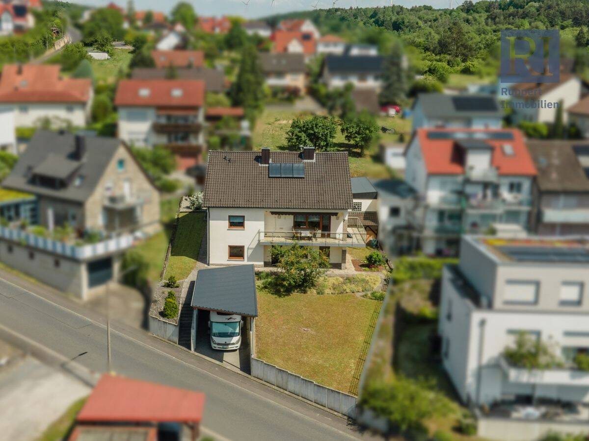 Geräumiges Einfamilienhaus mit Weitblick über Eibelstadt, 97246 Eibelstadt