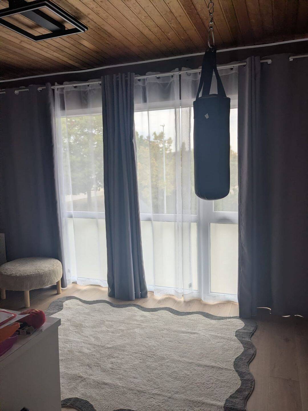 Großzügige 4–5-Zimmer-Wohnung mit Kamin & Einbauküche – 150 m² in Laupheim, 88471 Laupheim