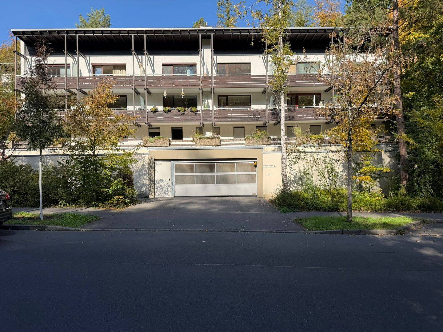 Helle Wohnung auf zwei Ebenen mit Südbalkon, Einbauküche und Tiefgaragenstellplatz, 97082 Würzburg (Altstadt Heidingsfeld Steinbachtal Zellerau)