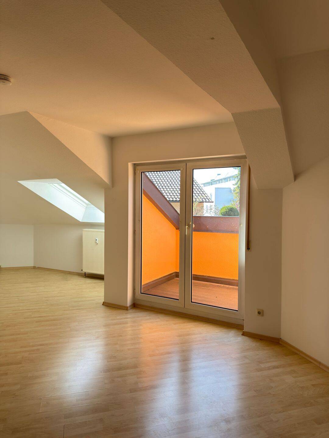 Moderne 2-Zimmer-Wohnung mit Balkon in Rödental, Oeslau, 96472 Rödental