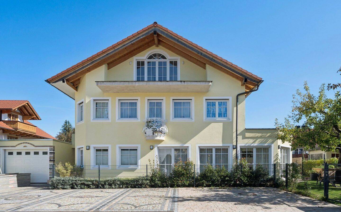 Charmante, lichtdurchflutete Dachgeschosswohnung in ruhiger Lage in Wolfratshausen, 82515 Wolfratshausen