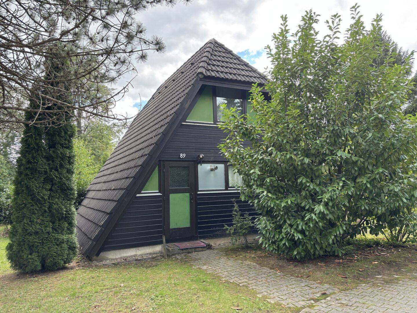 Kleines Häuschen mit nahezu uneinsehbarem Grundstück, 69429 Waldbrunn
