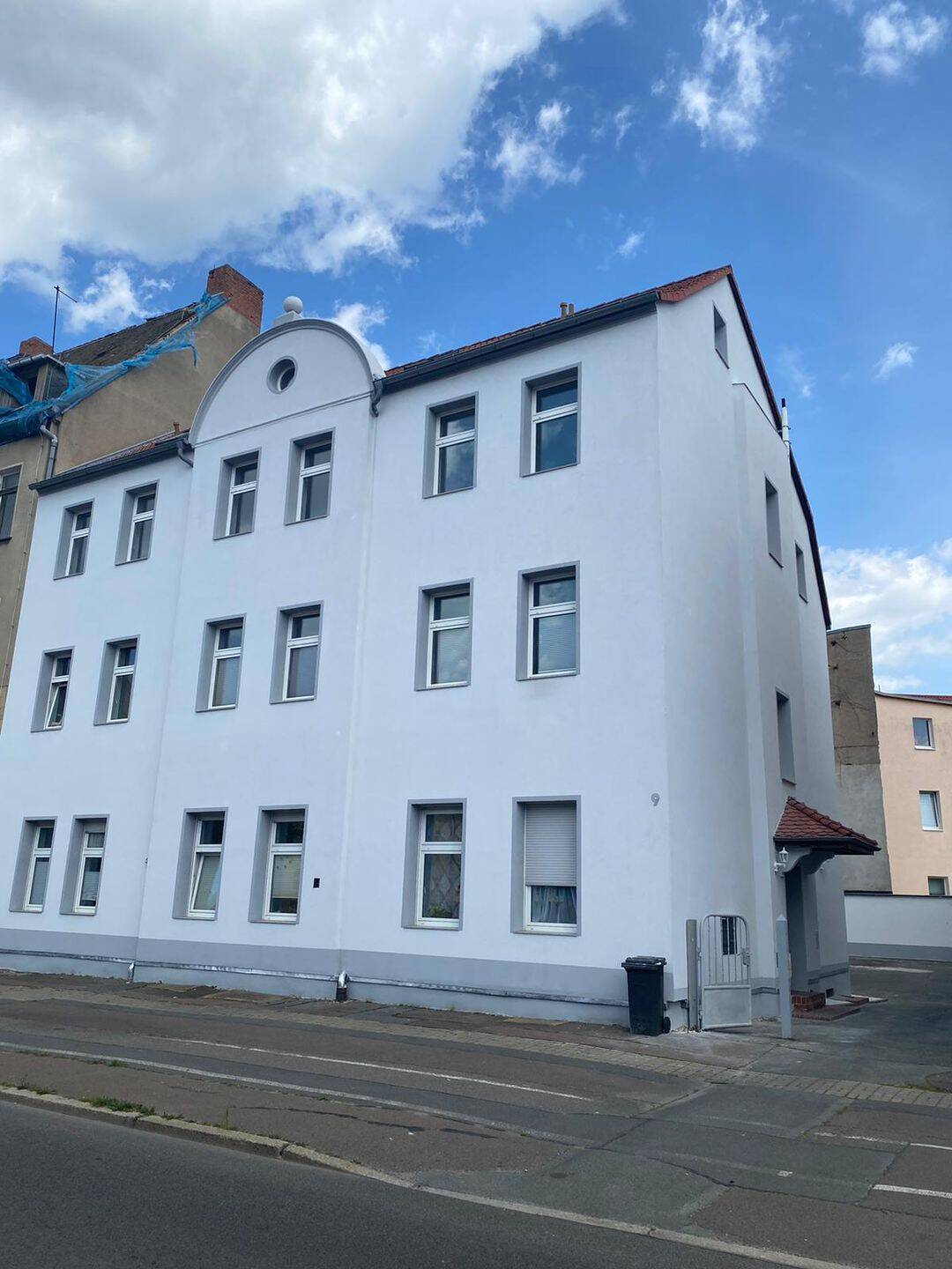 Großzügige 4-Raum-Wohnung mit ca. 92 m² – saniert | Einbauküche | Wohnküche | 2 Bäder | zentrale Lage, 6749 Bitterfeld-Wolfen