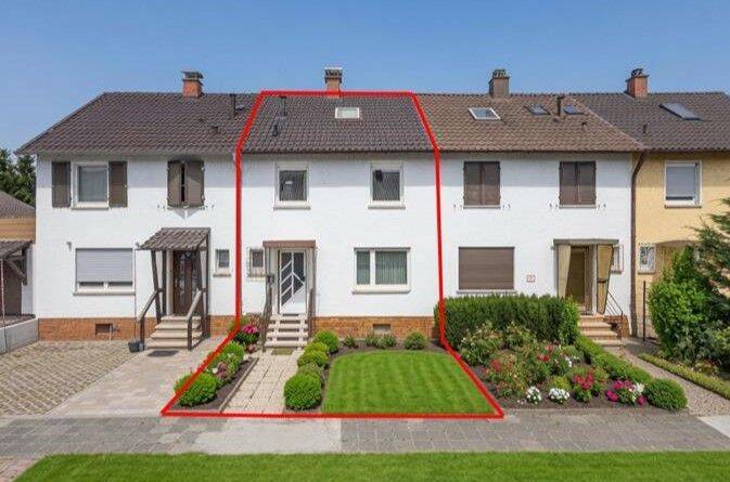 Wohnen am Feldrand: Charmantes Reihenmittelhaus mit 2 Garagen!, 67227 Frankenthal (Pfalz)