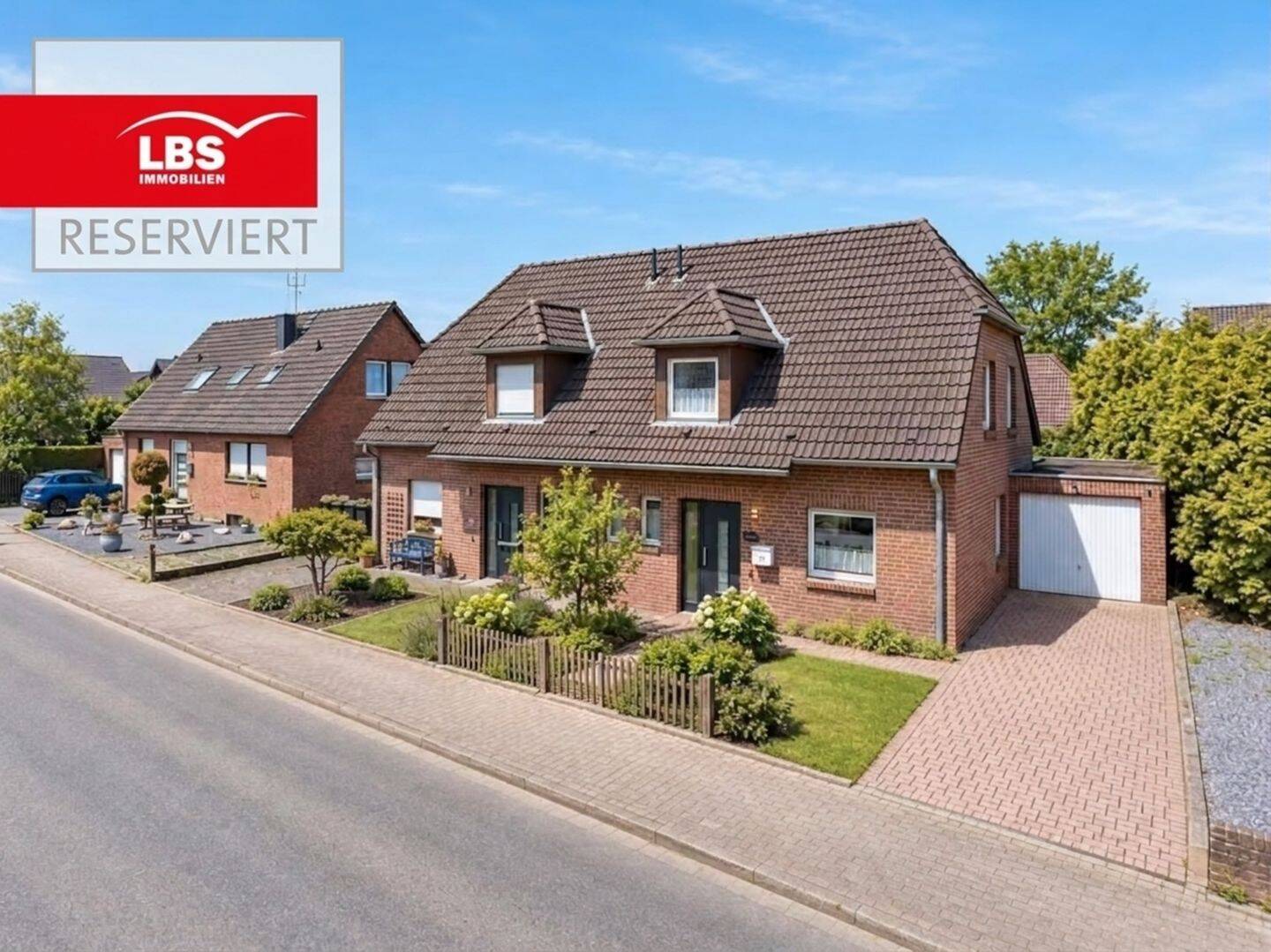 Solide Doppelhaushälfte in Kalkar-Appeldorn mit Garage & tollem Garten, 47546 Kalkar