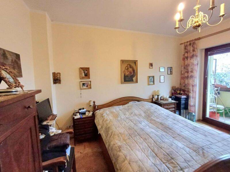 2 Zimmer, Balkon, Stellplatz – bezugsfrei im 2. OG in Tempelhof, 12099 Berlin (Neukölln)