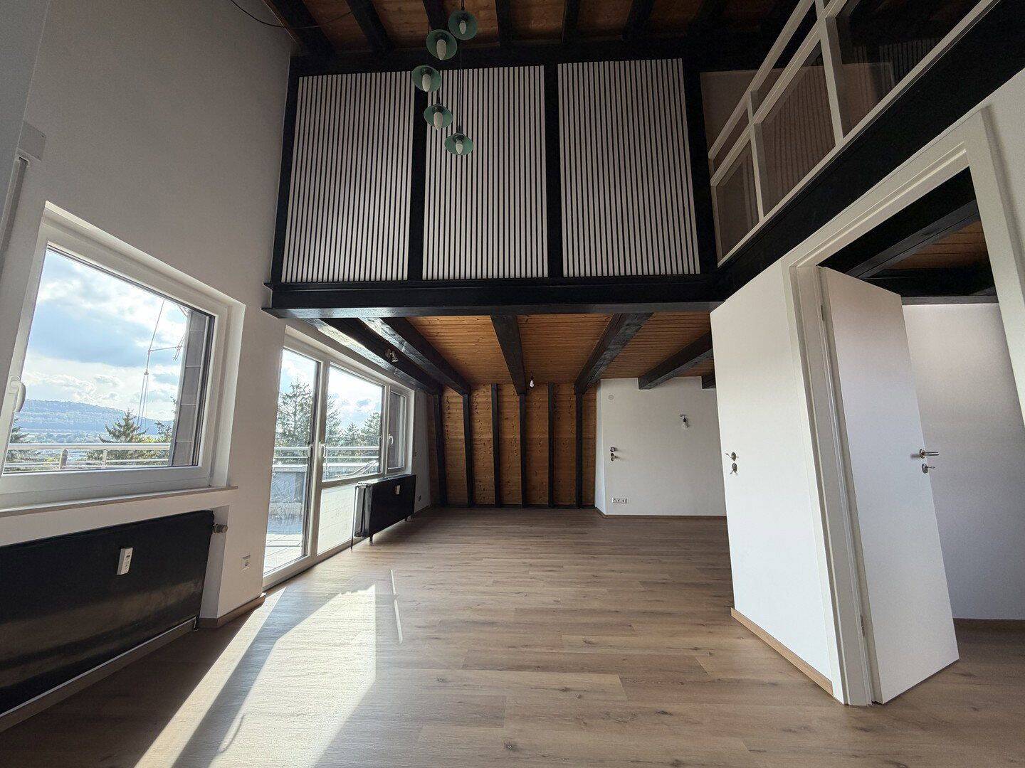 Neu renovierte 3,5-Zi. Maisonette-Wohnung in Aalen zu vermieten mit EBK, Balkon, Stellplatz, Keller, 73434 Aalen