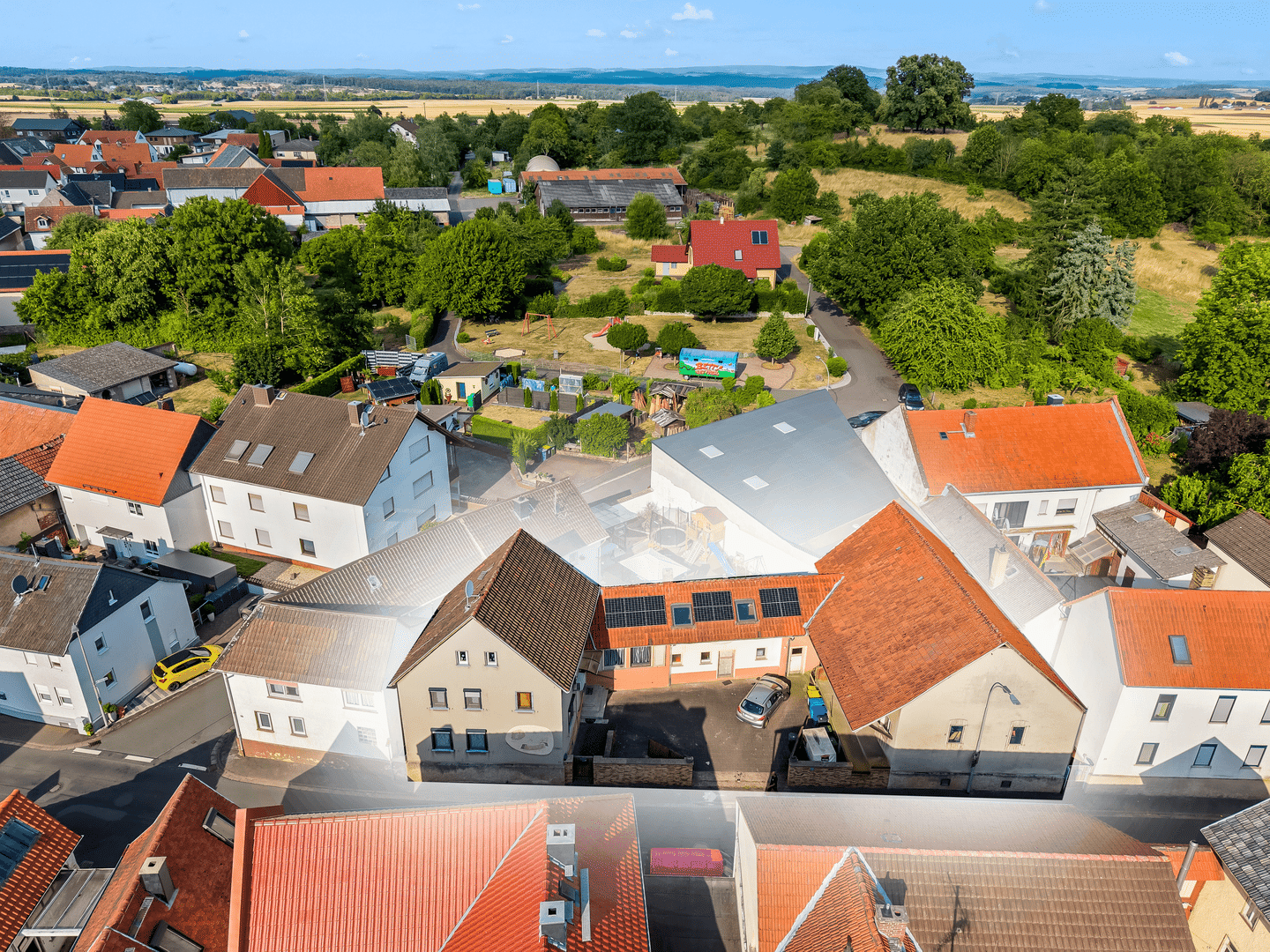 Mehr als ein Zuhause – modernisiertes Einfamilienhaus mit Scheune & Raum für neue Ideen, 35423 Lich