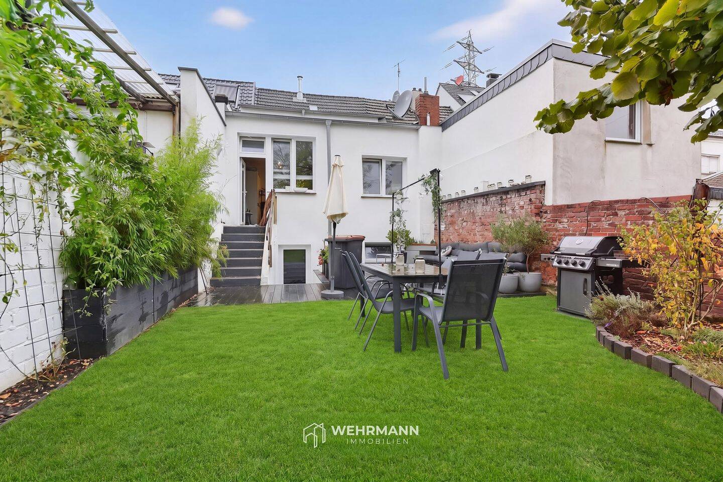 Kernsaniertes Familienhaus in Frechen: 5 Zimmer, Kamin, Garage und Garten, 50226 Frechen