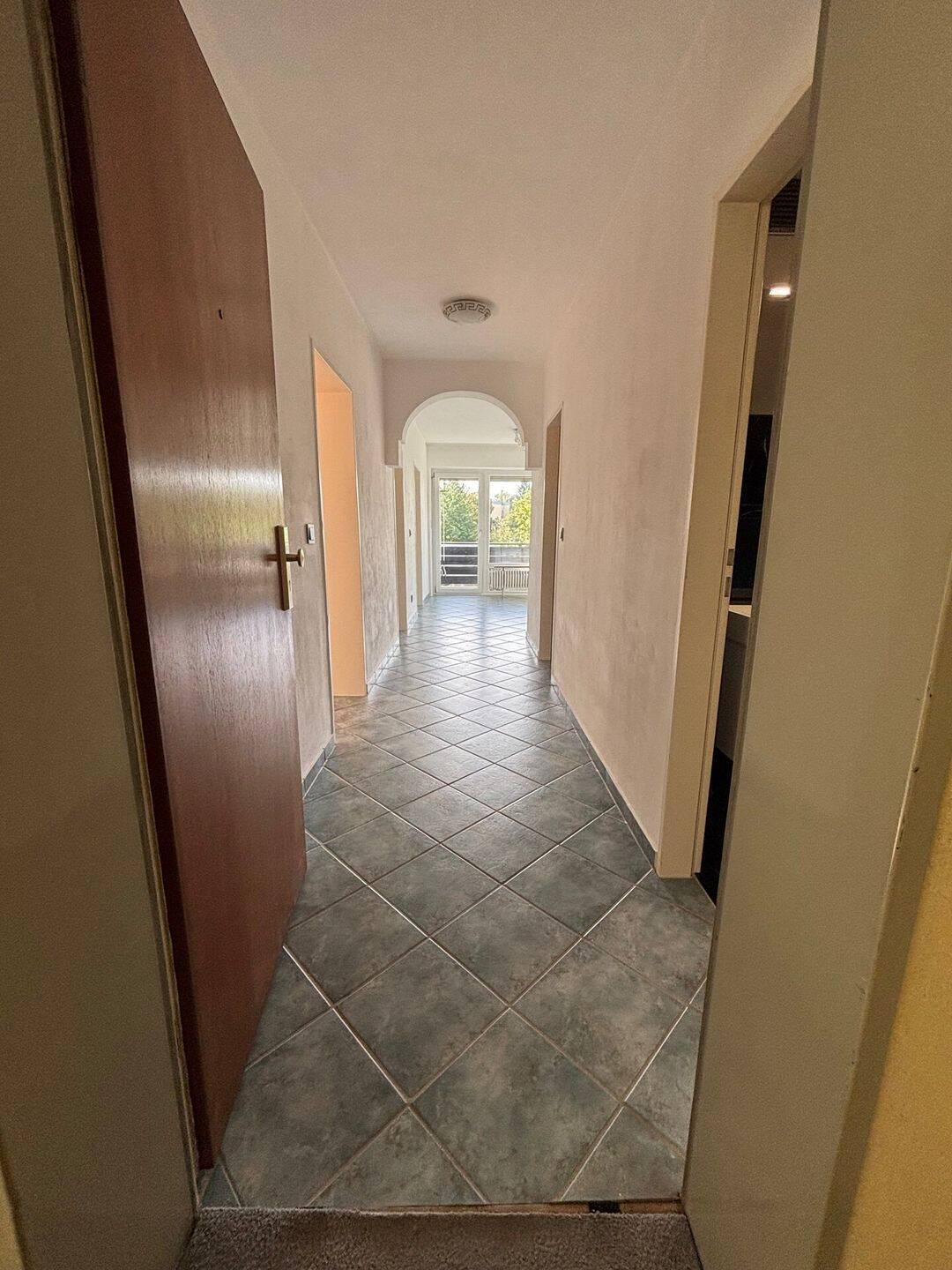 Attraktive 3-Zimmer-Wohnung mit Balkon in Straubing Süd, 94315 Straubing