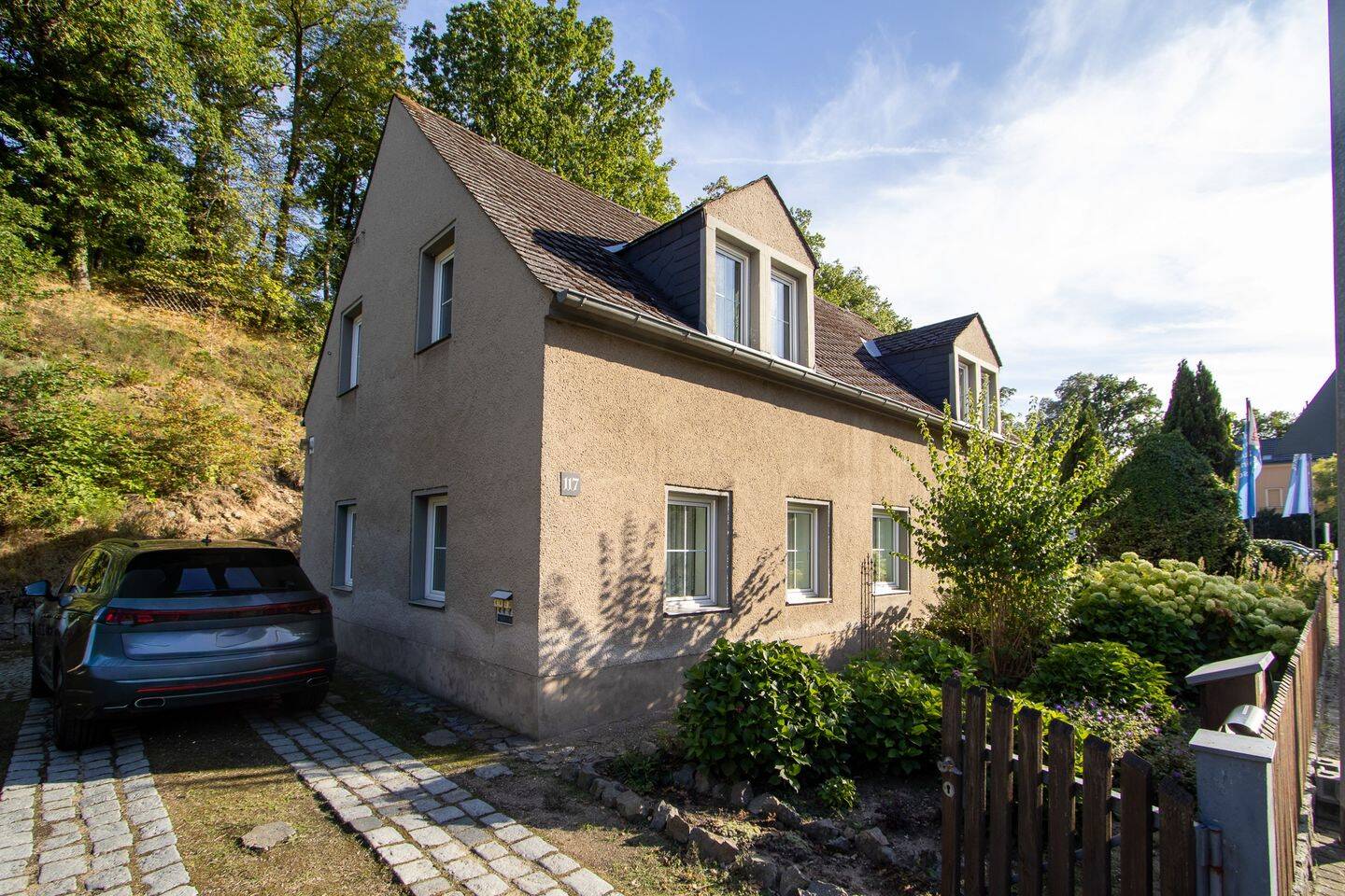 +++ Alleinlage mit guter Anbindung – Ideales Familienhaus mit großem Grundstück +++, 1458 Ottendorf-Okrilla