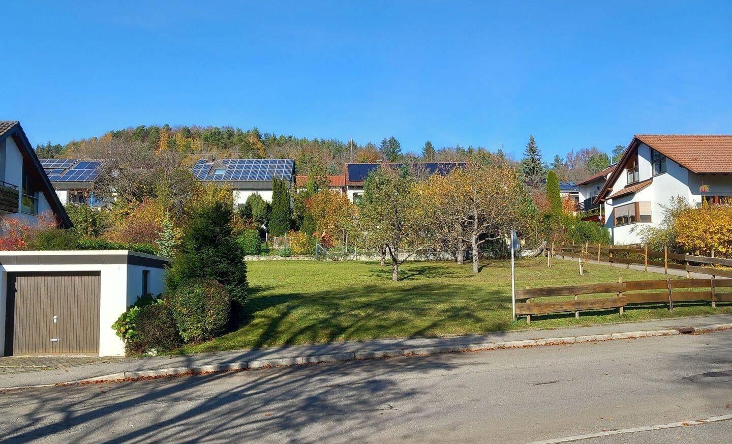 Schönes Baugrundstück mit Garage in Weil der Stadt-Münklingen, 71263 Weil der Stadt