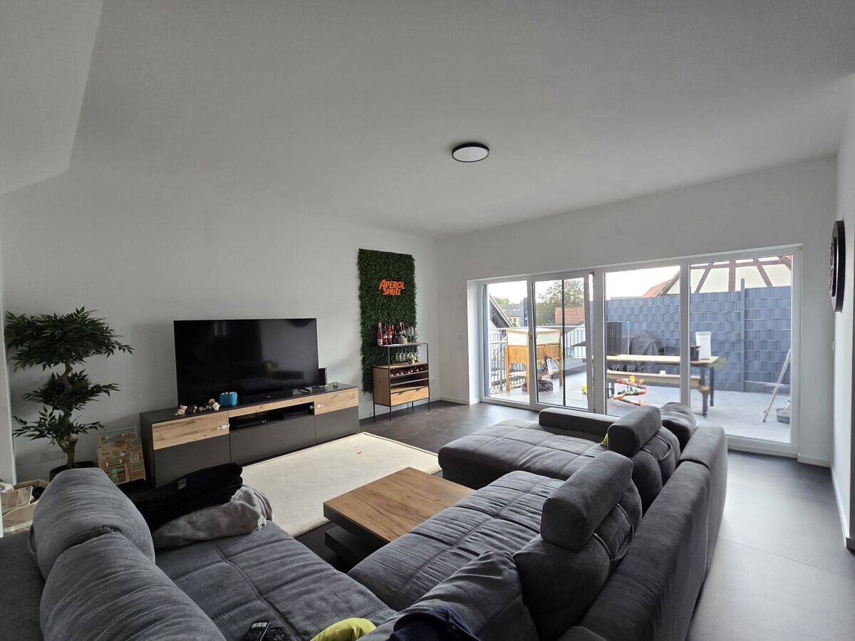 Große moderne 3.Zi. Wohnung mit durchdachtem Grundriss und einer großen Dachterrasse., 63843 Niedernberg