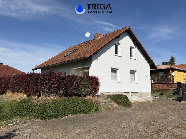 Solides Einfamilienhaus mit Vollkeller, 3 Garagen und großem Grundstück!, 99765 Urbach